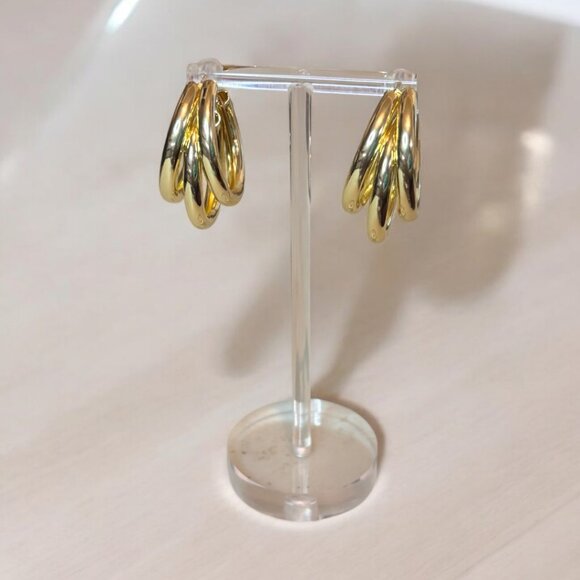 Chunky Lightweight Hoop Earrings - Picture 6 of 8